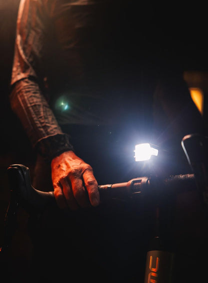 ZEFAL Supervision Éclairage LED - Lumière Velo - Lampe Velo LED Puissantes Rechargeable USB-C - Éclairage Avant de Vélo Ville et Loisirs