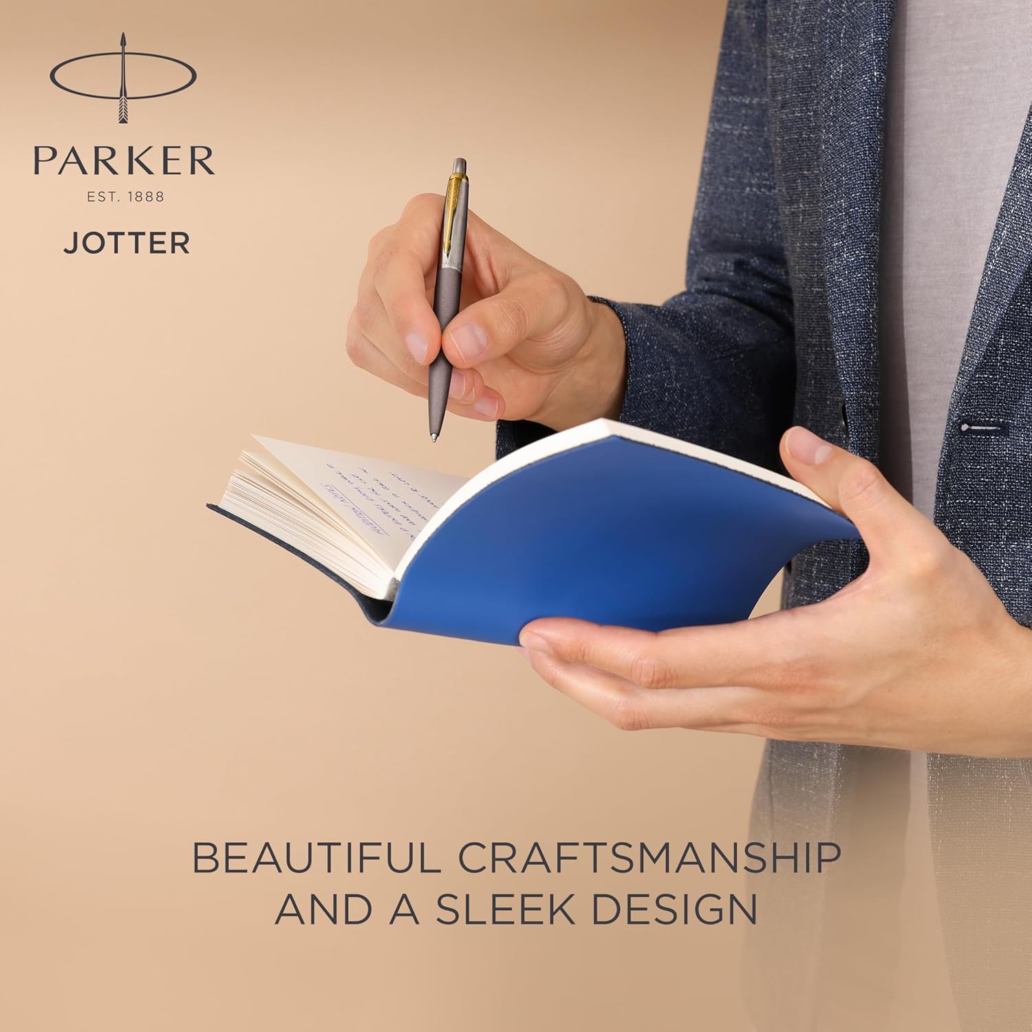 Parker Jotter Penna a Sfera | Laccatura Grigia con Pennino Dorato | Punta Media | Ricarica di Inchiostro Blu | Confezione Regalo | Regali di Laurea Perfetti
