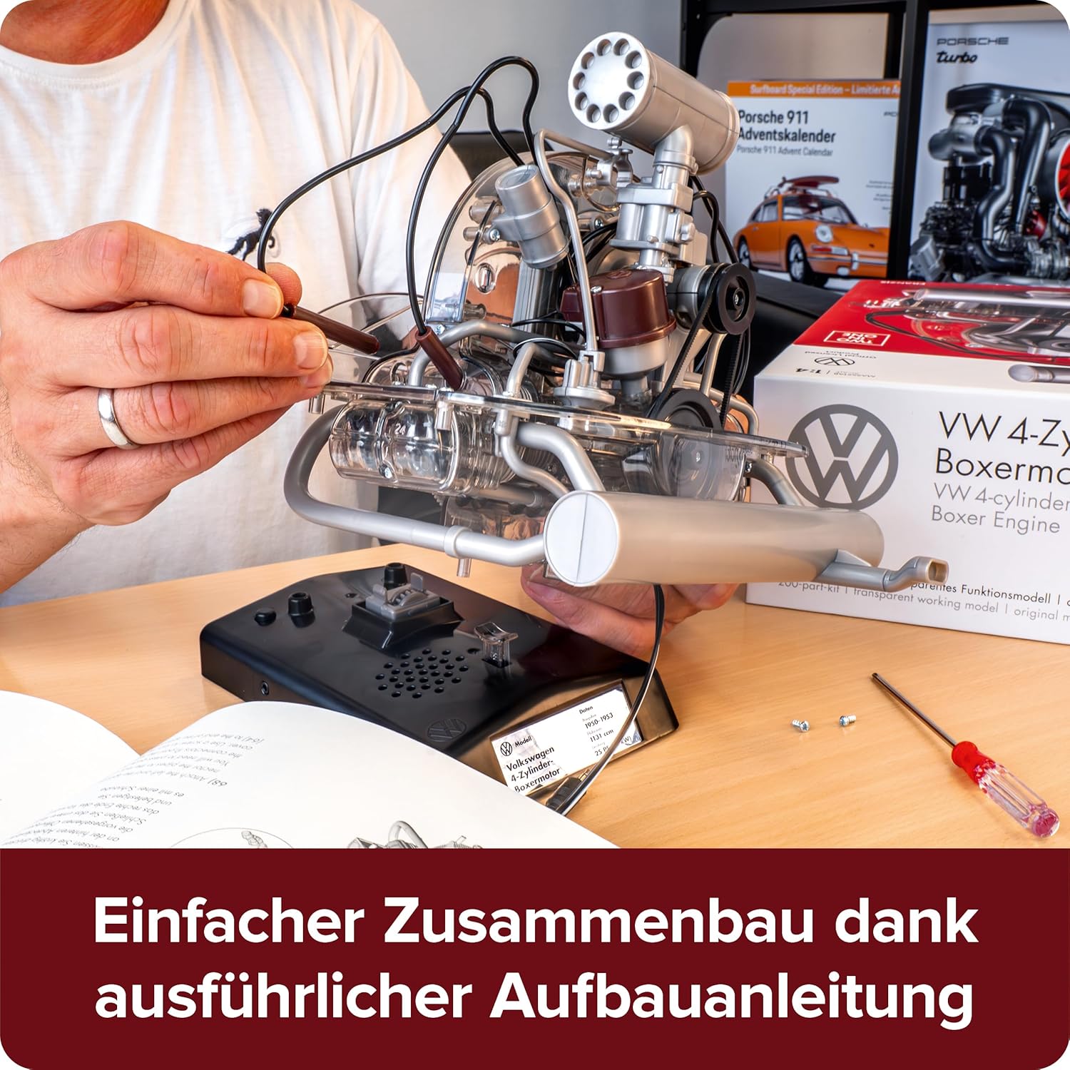 FRANZIS 67308 Volkswagen VW 4-cylinder boxer engine 2 in 1, faithful engine kit in scale 1:4, including sound module, instructions and 100-page accompanying book
