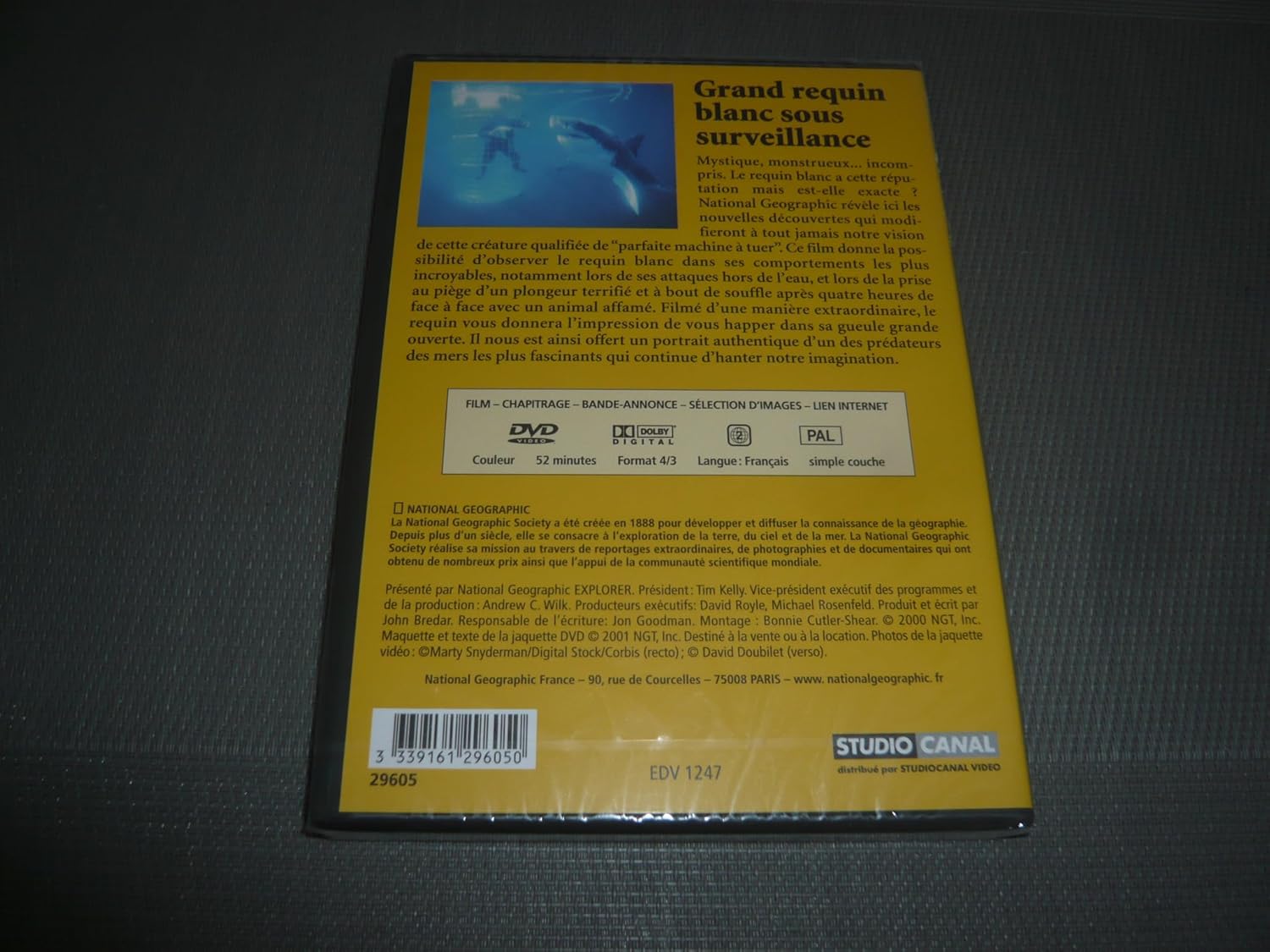 National Geographic Grand Requin Blanc Sous Surveillance