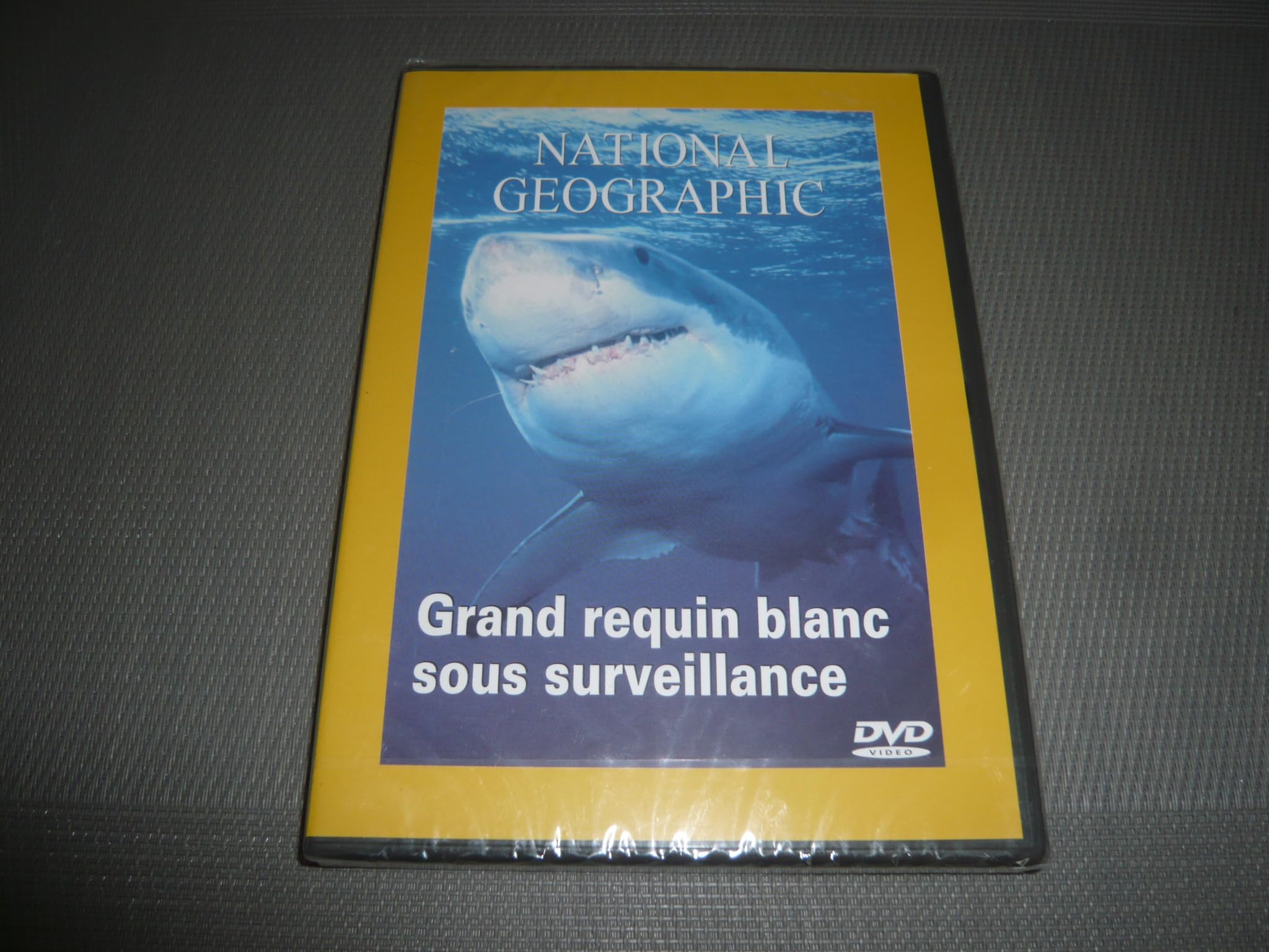 National Geographic Grand Requin Blanc Sous Surveillance