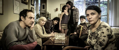 Une Famille Heureuse Sous Titres Francais
