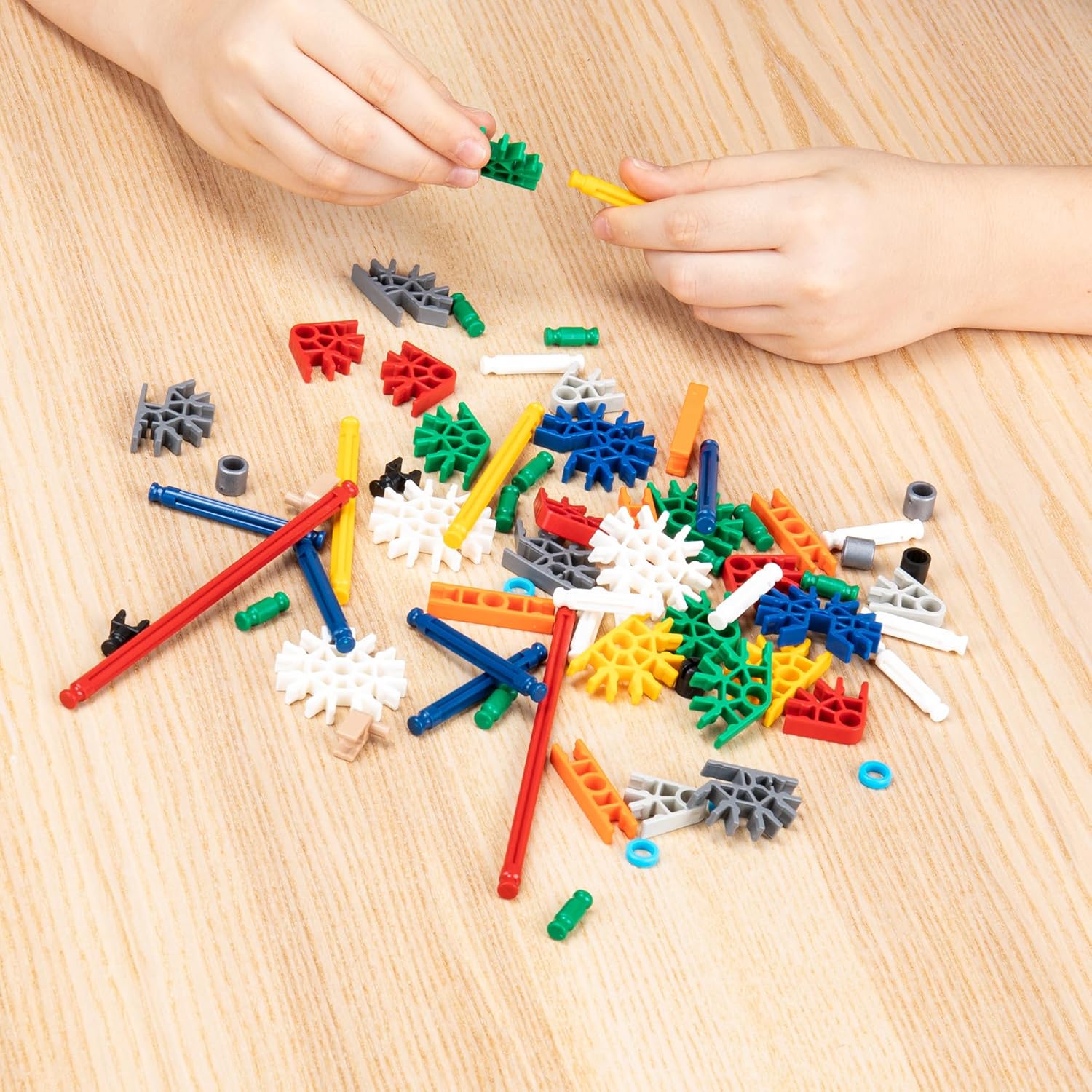 Basic Fun K'NEX Custom Cruisers Building Set – 30 Model STEM Construction Kit with 325 Pieces & Storage Bag – Creative Toy for Kids Aged 7+