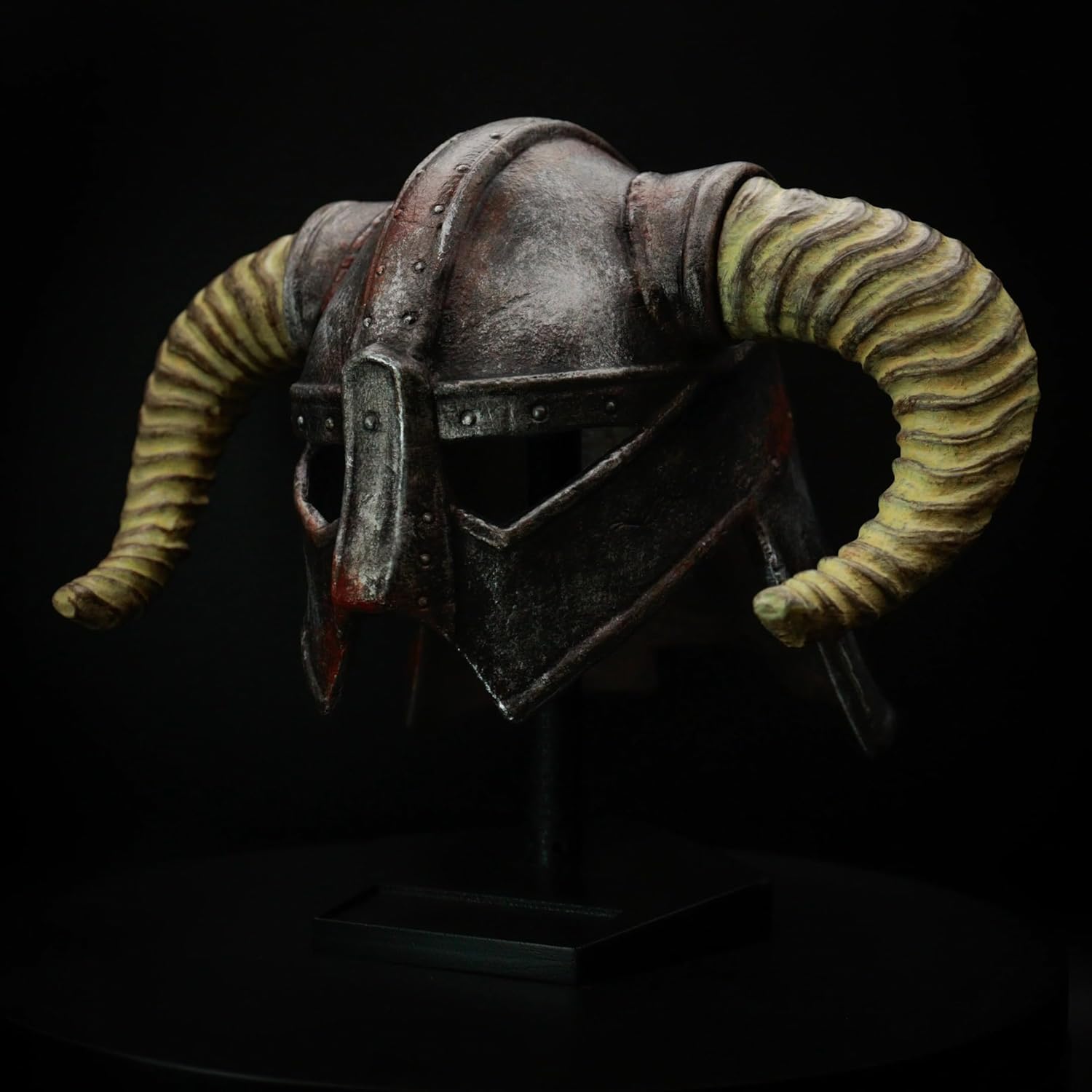 The Elder Scrolls: Skyrim Dragonborn Helmet Replica