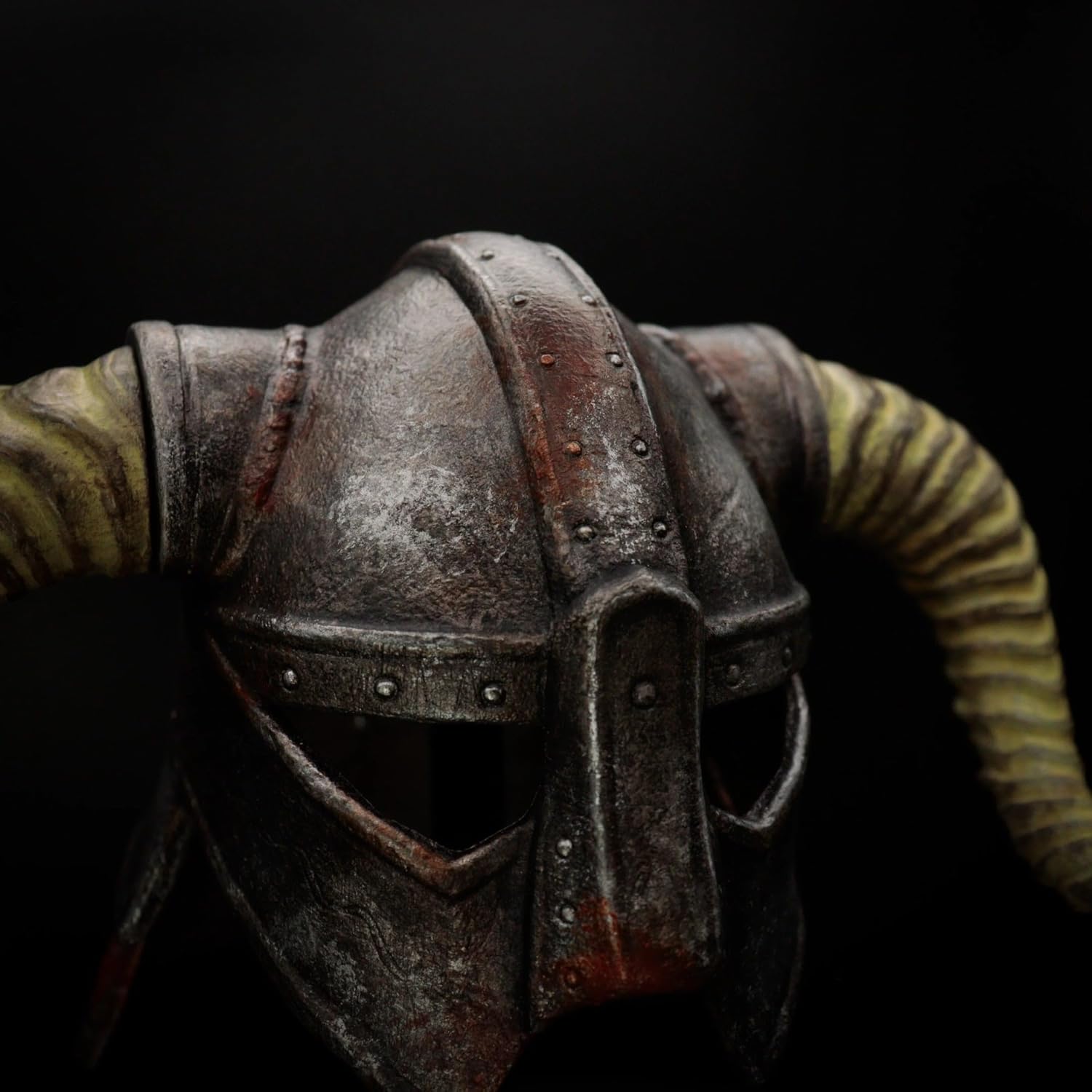 The Elder Scrolls: Skyrim Dragonborn Helmet Replica