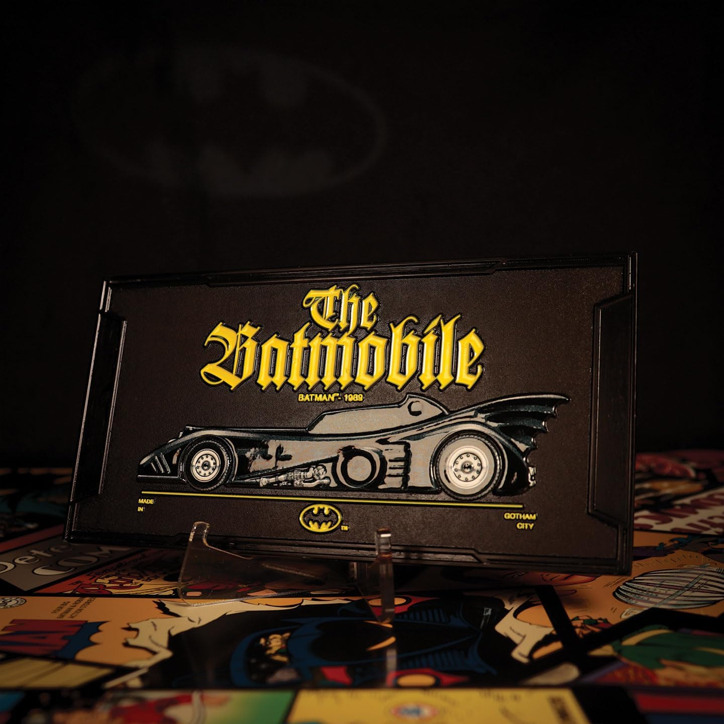 FaNaTtik Batman Batmobile Large Collectible Metal Ingot – Official Limited Edition 1989 Movie Memorabilia – Individually Numbered with Display Stand – 145 x 73.6mm, 5,000 Worldwide