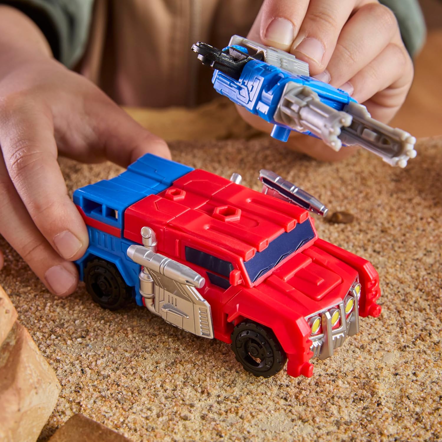 Transformers CYBERWORLD Armored Cyber Changers Optimus Prime, actiefiguur