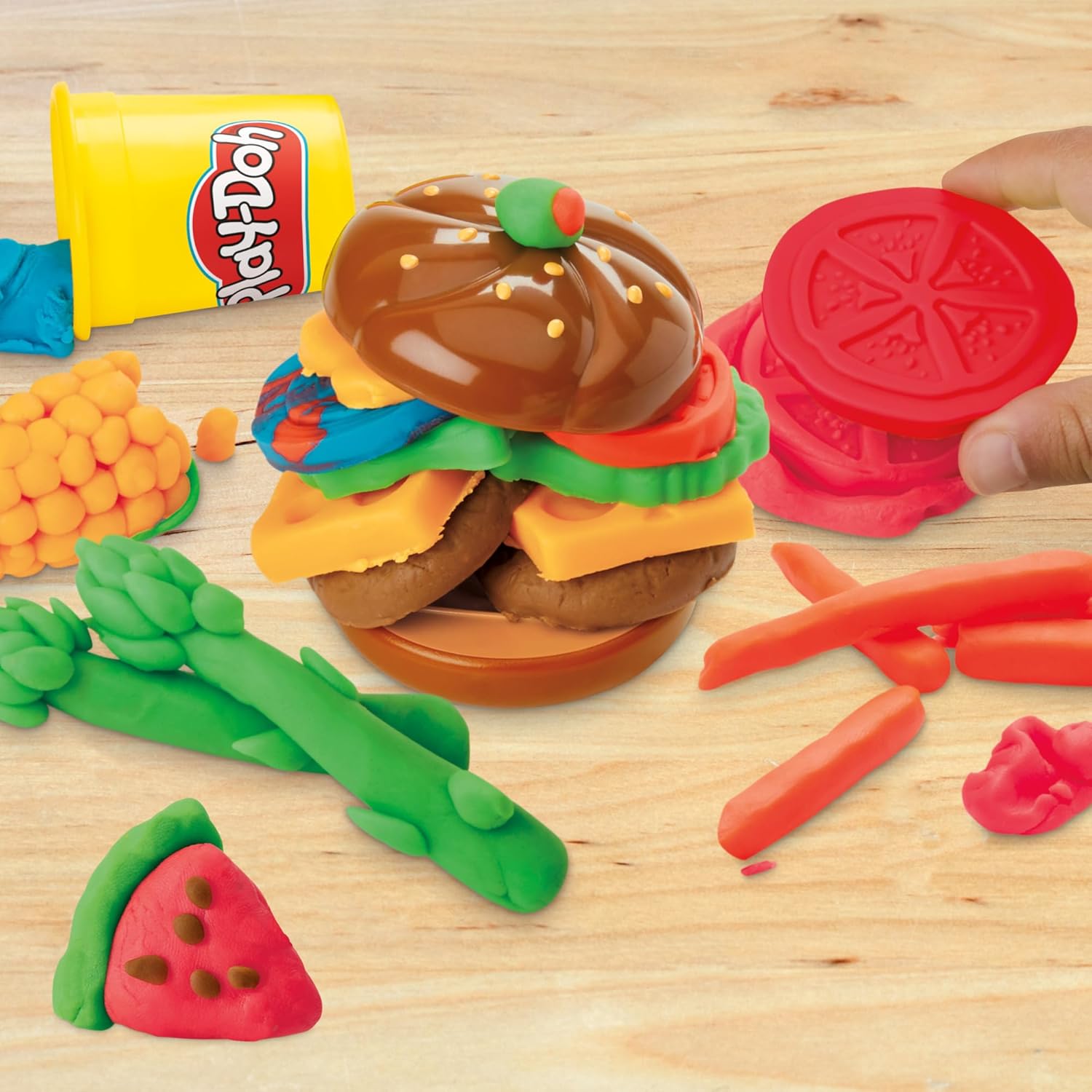 Play-Doh Grill Fun Playset, Modelling Compound BBQ Toy with Grill & Tools, Mix, Mould & Sizzle Pretend Burgers and More, Arts & Crafts Fun for Kids 3+, Non-Toxic, For Children