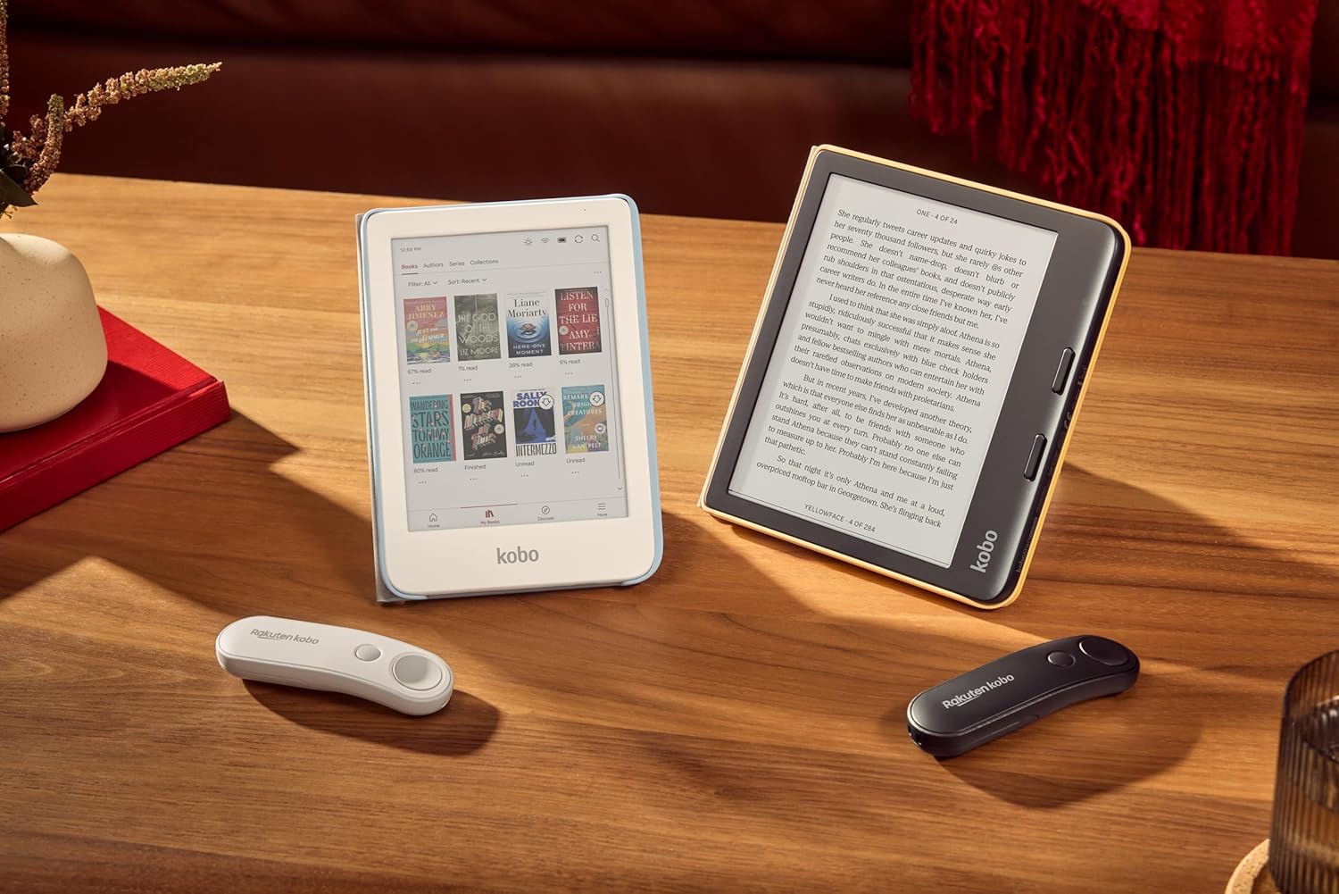 Kobo Remote | Page Turner | Compatible with Kobo eReaders | Hands Free Reading | Ergonomic | Bluetooth® Connection (White