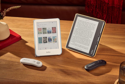 Kobo Remote | Page Turner | Compatible with Kobo eReaders | Hands Free Reading | Ergonomic | Bluetooth® Connection (White