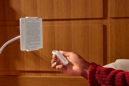 Kobo Remote | Page Turner | Compatible with Kobo eReaders | Hands Free Reading | Ergonomic | Bluetooth® Connection (Black