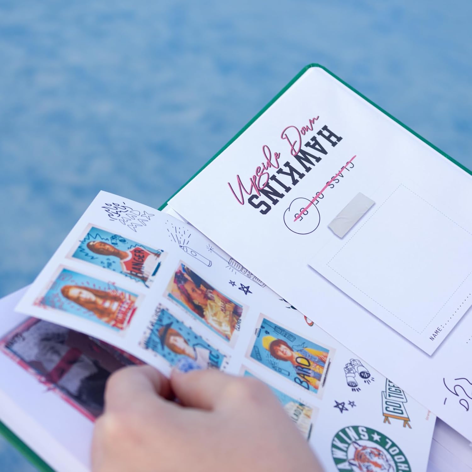 Grupo Erik Bullet Journal Notizbuch A5 Stranger Things High School Hardcover Notizbuch Notizblock A5 Tagebuch - Offizieller Stranger Things Merch Grün