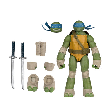 McFarlane Teenage Mutant Ninja Turtles (Page Punchers) Leonardo 5in Action Figure with Comic Toys