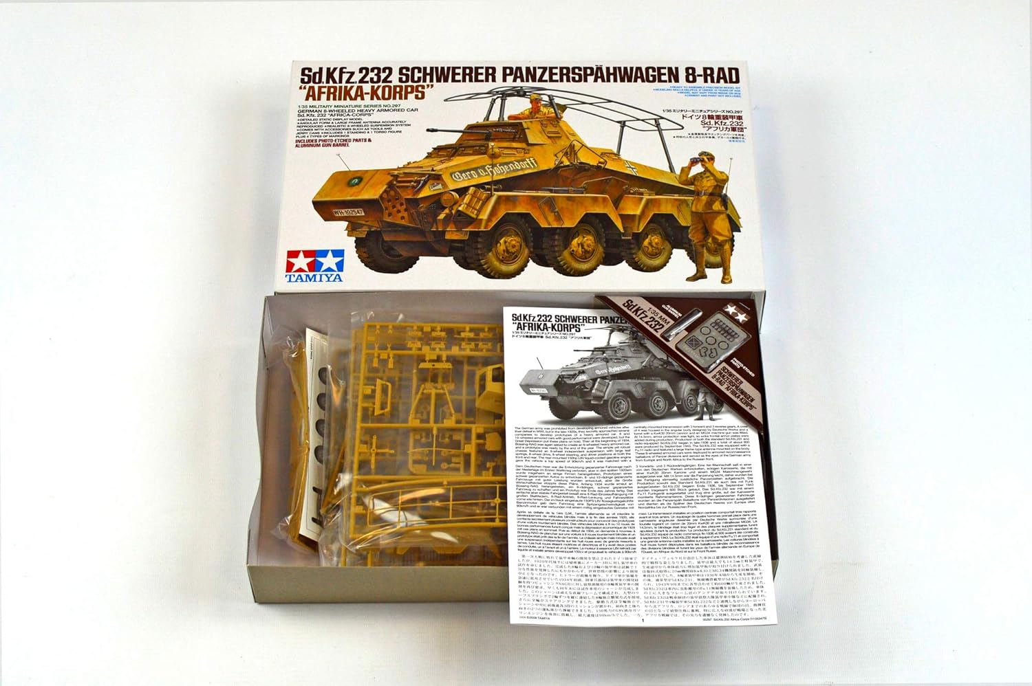 TAMIYA 300035297 – 1:35 WWII German Special Vehicle SdKfz 232 Africa (2