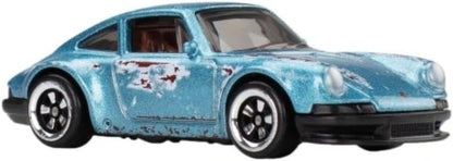 Hot Wheels 1:64 Scale Die-Cast Porsche 911 Collectible Toy Car with Exclusive Wheels, Barn Finds