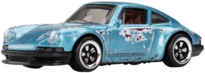 Hot Wheels 1:64 Scale Die-Cast Porsche 911 Collectible Toy Car with Exclusive Wheels, Barn Finds