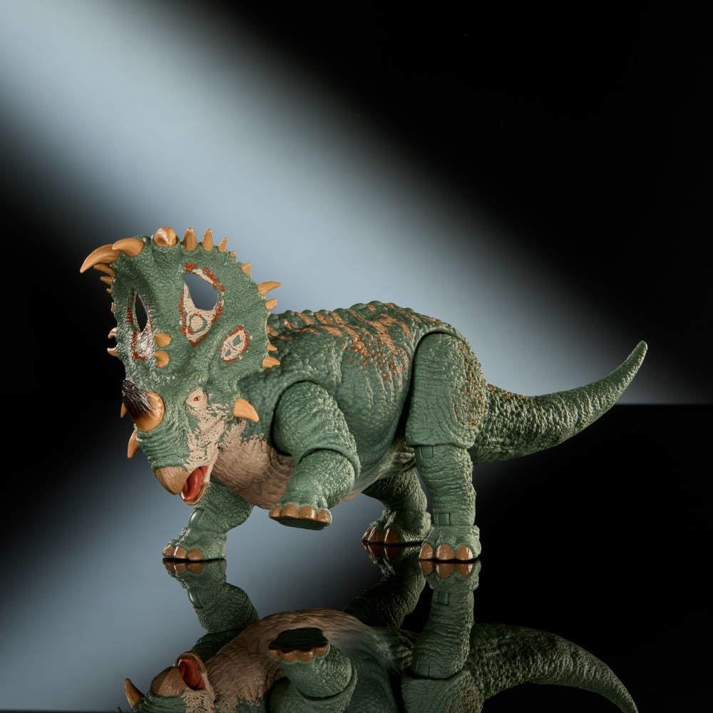 Mattel Jurassic World Hammond Collection Sinoceratops Deluxe Articulated Action Figure Large Size, Posable Tail