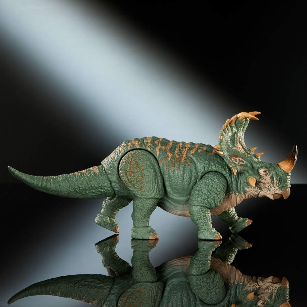 Mattel Jurassic World Hammond Collection Sinoceratops Deluxe Articulated Action Figure Large Size, Posable Tail