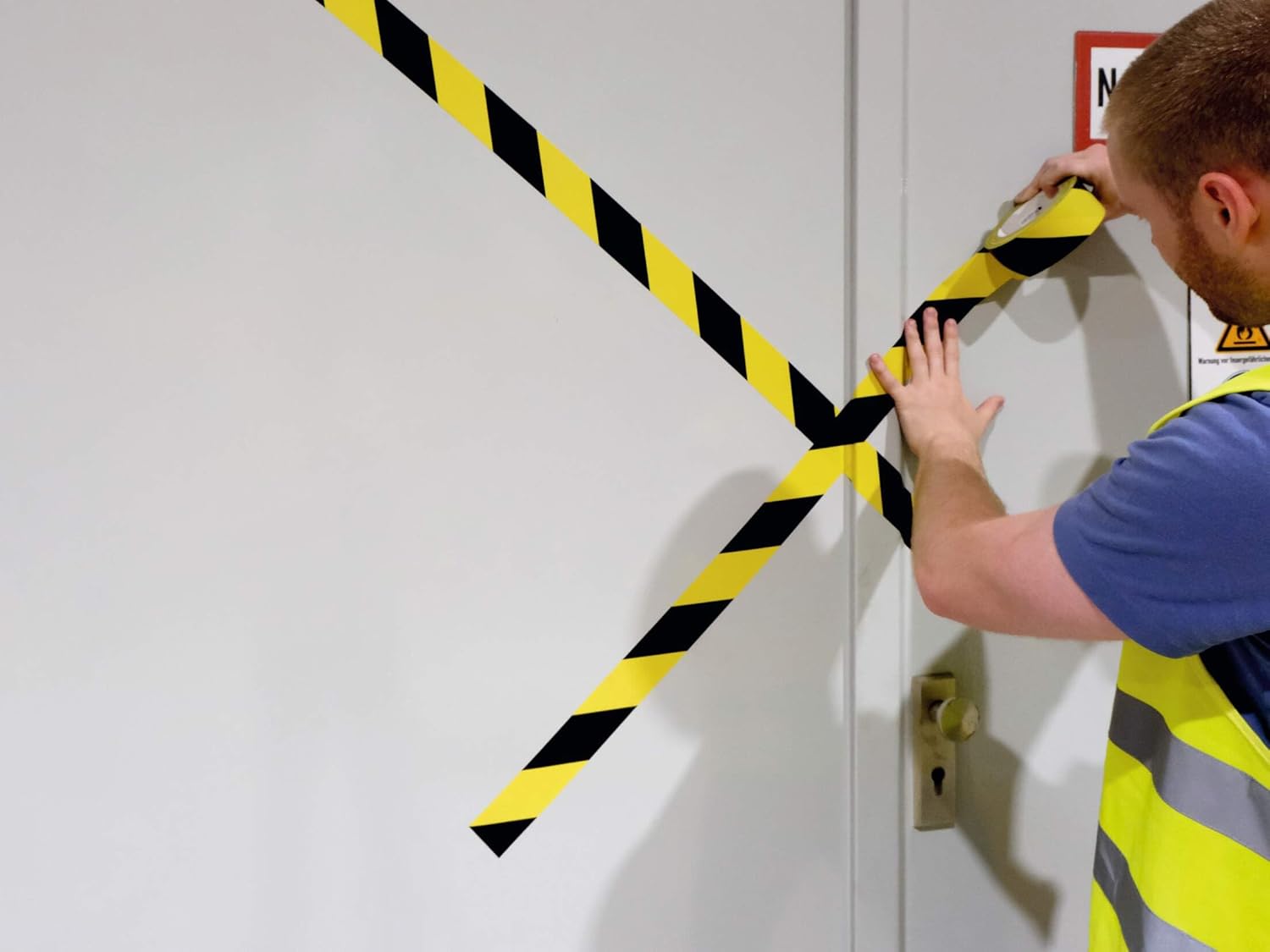 DURABLE DURALINE Floor Marking Tape BASIC - Self-Adhesive Temporary Marking Tape - 33 Metre Roll - Quick & Easy Application - Perfect for Temporary Marking & Identification of Hazards - Yellow/Black