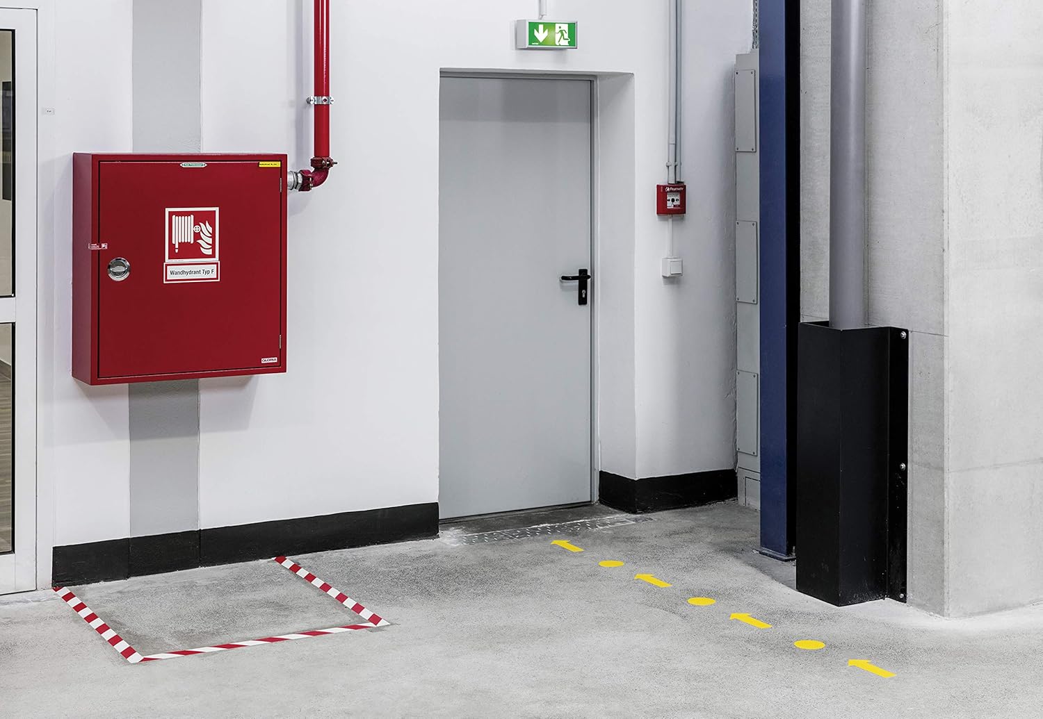 Durable 170404 Parking Space Marker in dot form, Self-Adhesive and Abrasion-Resistant, RAL 1003 Signal Yellow