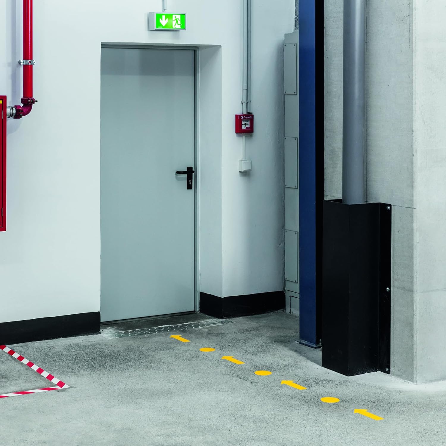 Durable 170404 Parking Space Marker in dot form, Self-Adhesive and Abrasion-Resistant, RAL 1003 Signal Yellow