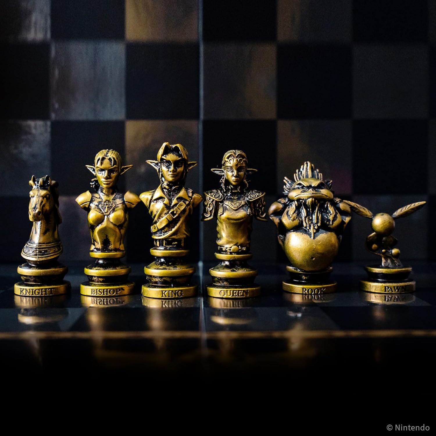USAopoly | The Legend of Zelda Chess | Board Game | Ages 8+ | 2 Players | 60+ Minutes Playing Time