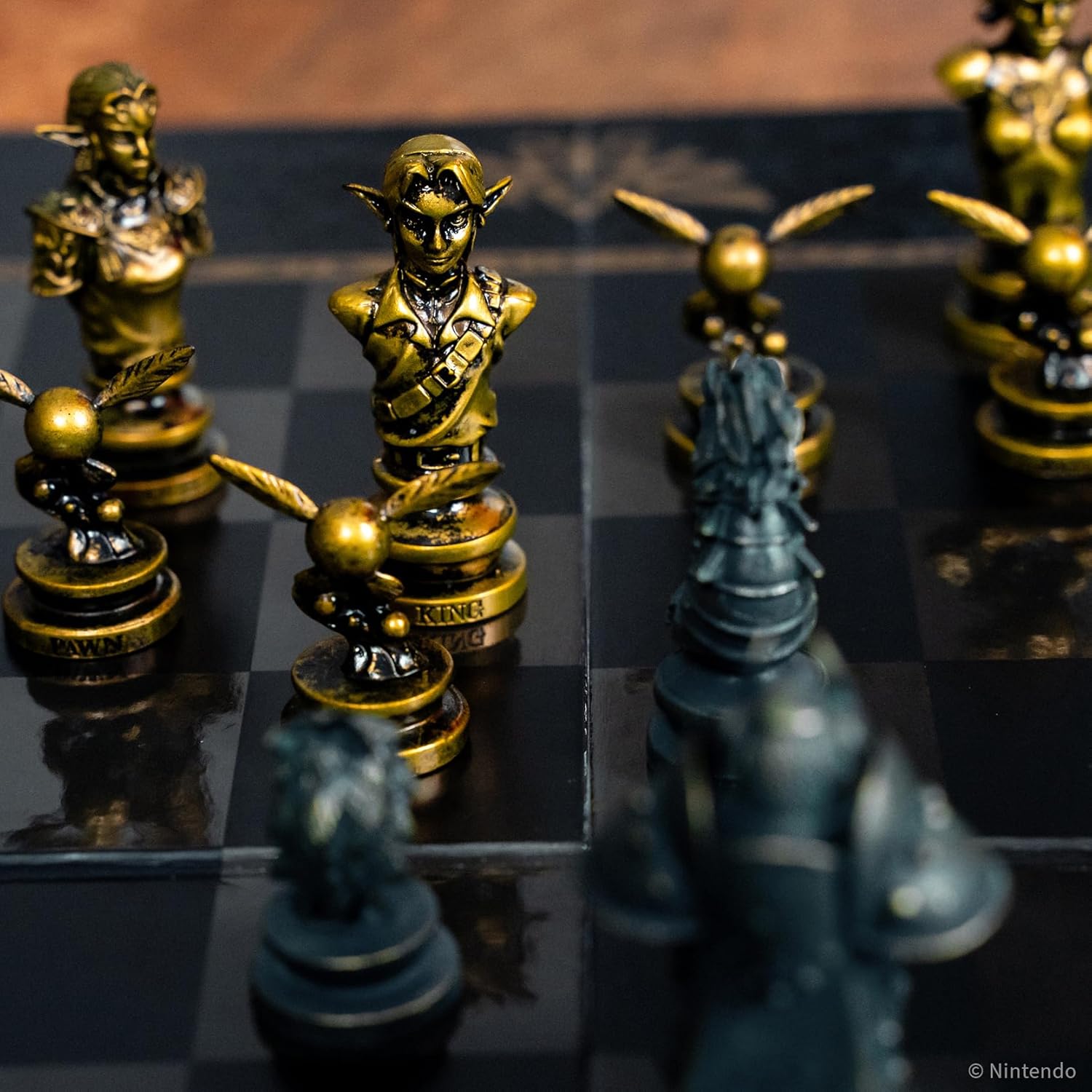 USAopoly | The Legend of Zelda Chess | Board Game | Ages 8+ | 2 Players | 60+ Minutes Playing Time