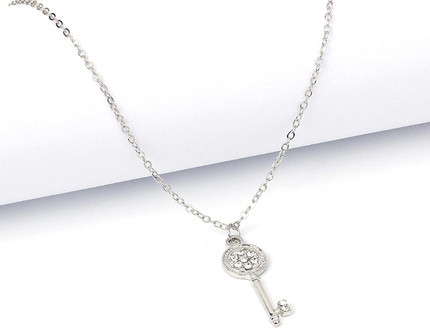 Lightweight Design, Luxury, Niche, European and American Jewelry, Luxury Light, Wild Temperament Necklace, Luxury Diamond Key Pendant, Plastic