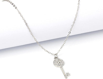 Lightweight Design, Luxury, Niche, European and American Jewelry, Luxury Light, Wild Temperament Necklace, Luxury Diamond Key Pendant, Plastic