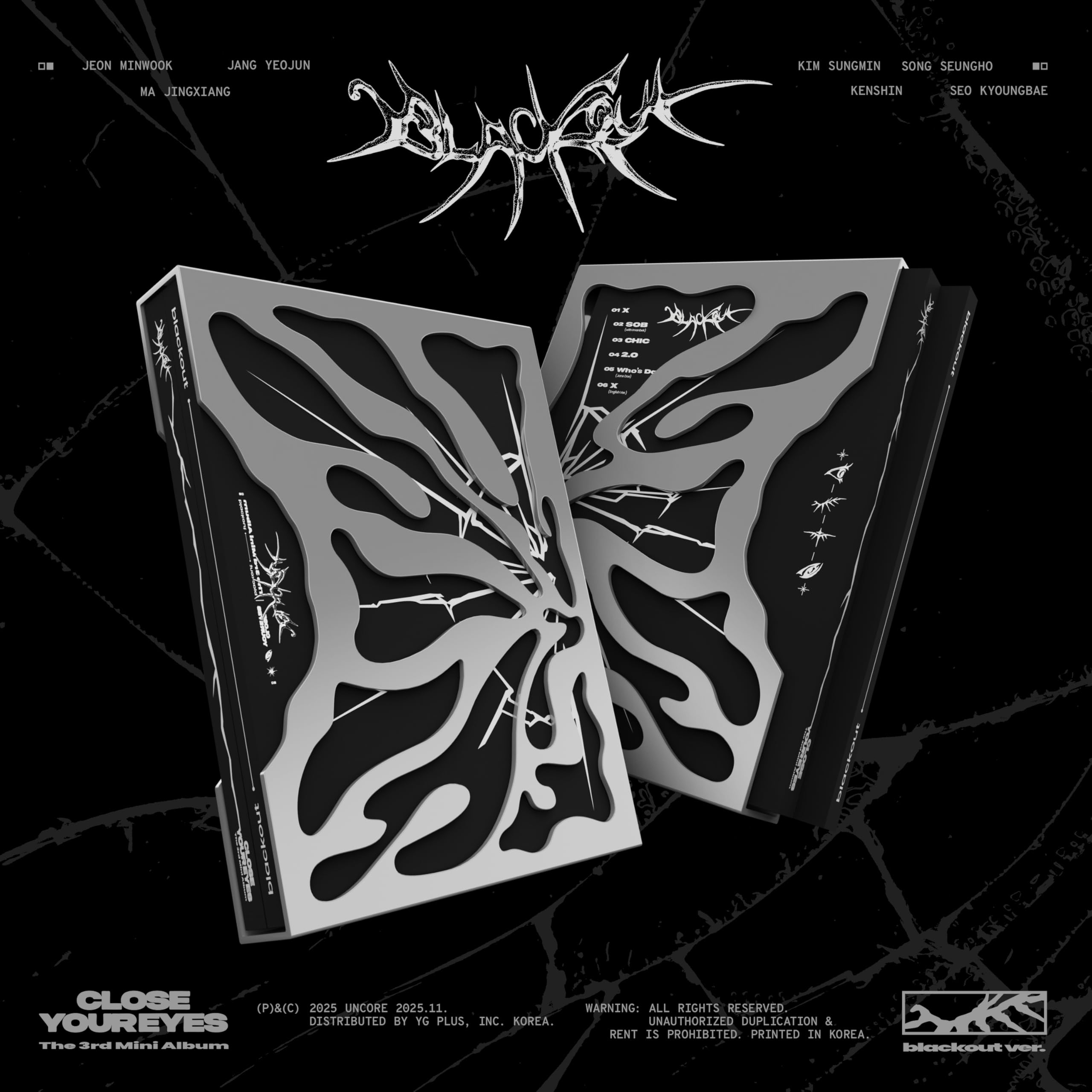 Blackout - Blackout Version - incl. Photobook, Postcard Set, Selfie Photocards, Stickers + Folded Poster