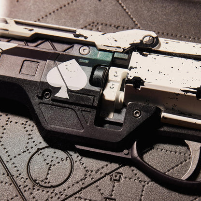 Numskull Statua da Collezione Limited Edition – Destiny Ace of Spades – Replica dell’Arma Esotica 30x17 cm – Merchandise Ufficiale Destiny