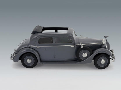 ICM ICM35537 Mercedes-Benz 1:35-Typ 320 (W142) Saloon, WWII German Staff Car