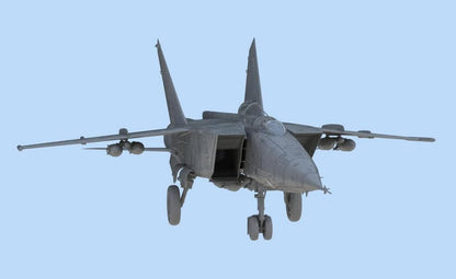 ICM 1:48 - MiG-25 RB Soviet Reconnaissance Plane Model kit, ICM48902