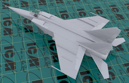 ICM 1:48 - MiG-25 RBF, Soviet Reconnaissance Plane