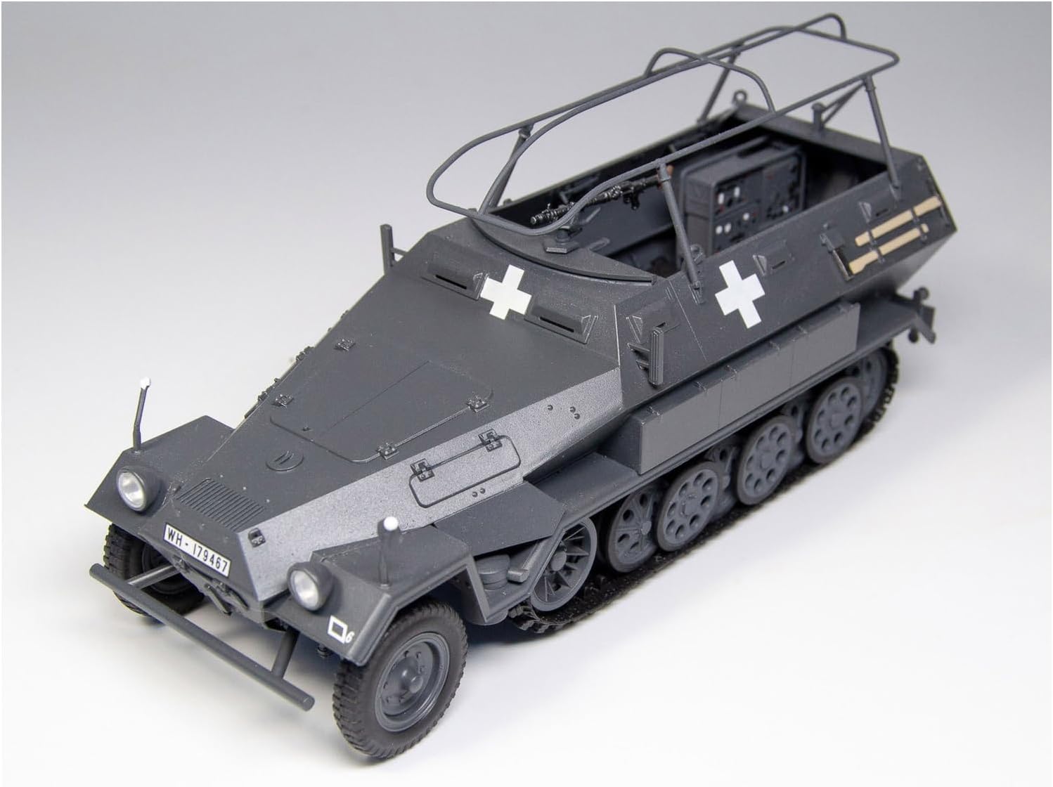 ICM 1:35 - Sd.Kfz.251/6 Ausf. A Armoured Command Vehicle