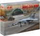 ICM 1:72 - MiG-25 RBF, Soviet Reconnaissance Plane Gray