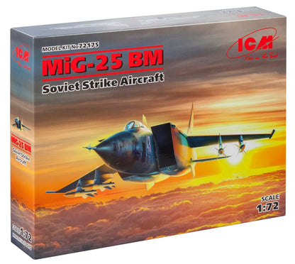 ICM 1:72 - MiG-25 BM, Soviet Strike Aircraft