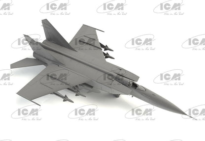 ICM 1:72 - MiG-25 PD, Soviet Training Aircraft