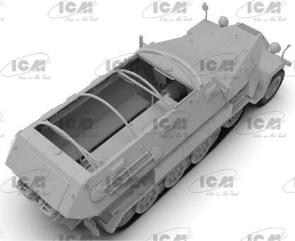 ICM 1:35 - Sd.Kfz.251/8 Ausf.A Krankenpanzerwagen Ambulance Model kit, ICM35113