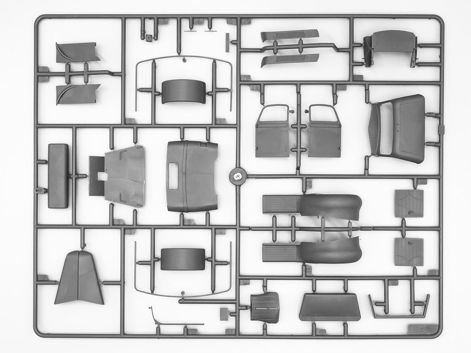 ICM - Modellino Camion 'sankas' Wwii Wehrmacht Ambulance Trucks |icm|ds3523| 1:35 Modellino Char Promo