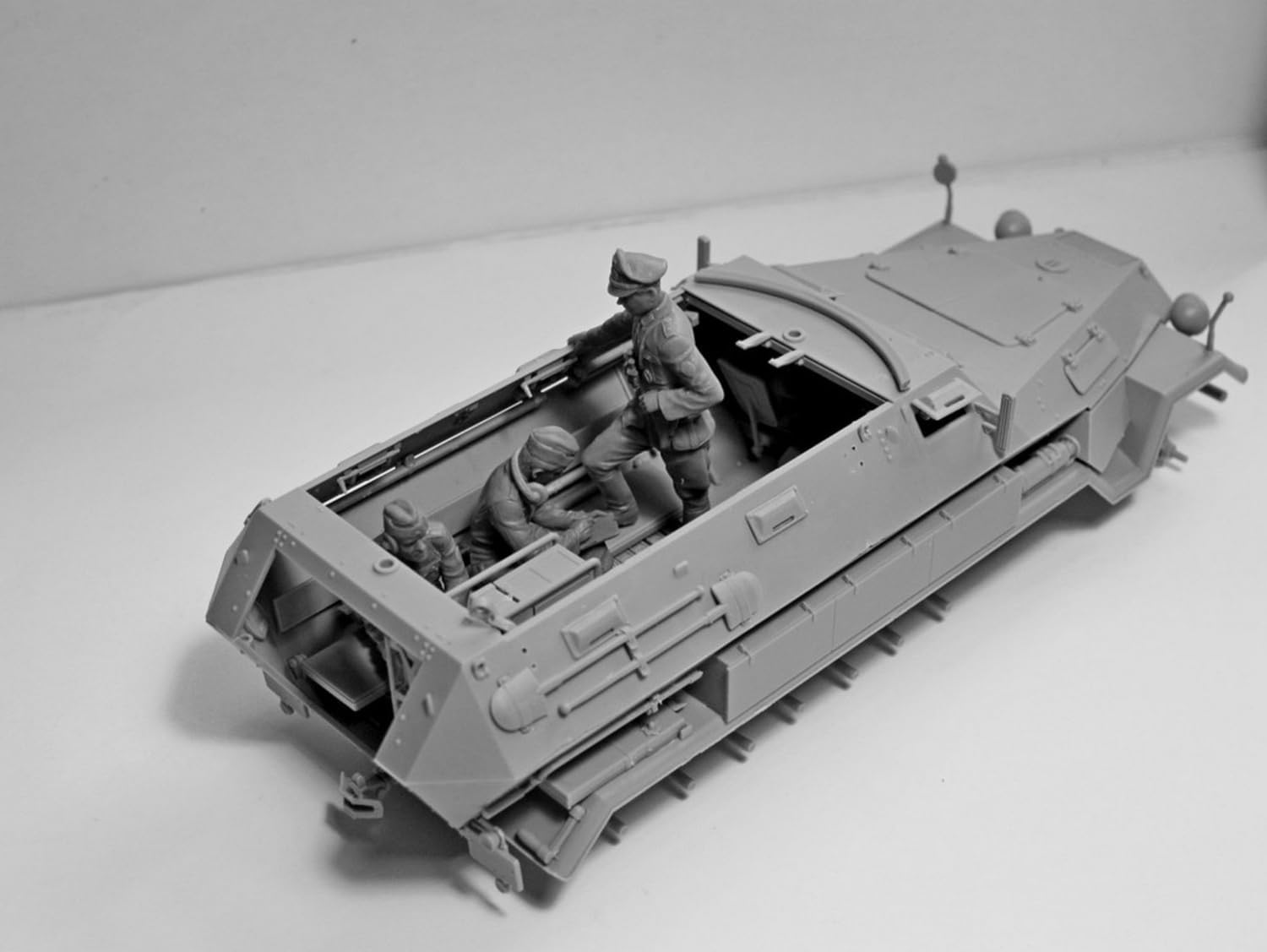ICM 1:35 Beobachtungspanzerw German Observation Vehicle