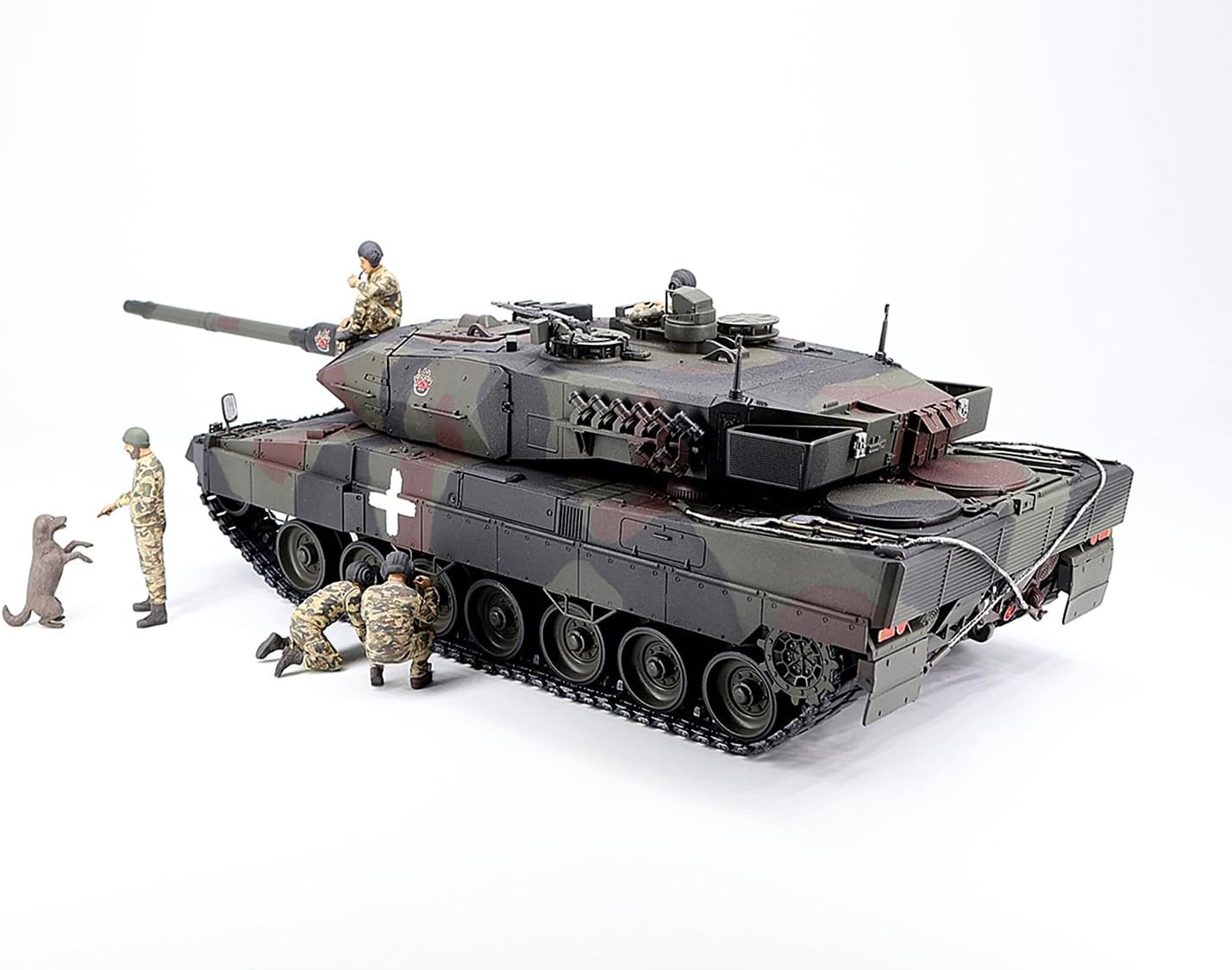 ICM 1:35 - Leopard 2A6, Armed Forces of Ukraine w/Crew