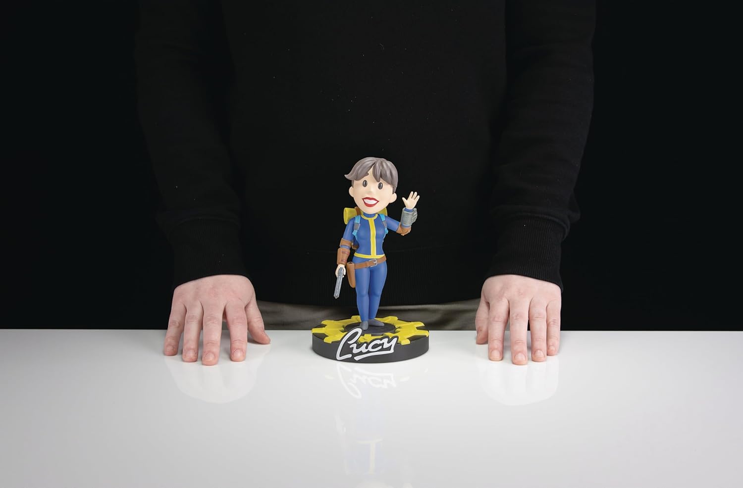 Dark Horse Fallout (TV Show): Stylized Lucy 8" Vinyl Figure