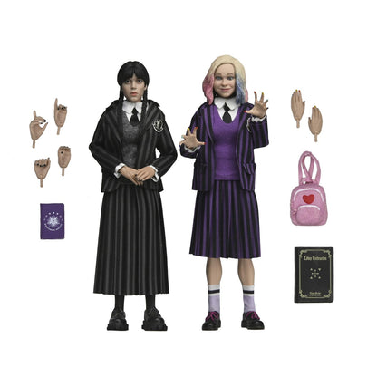 NECA Wednesday Addams & Enid Sinclair Nevermore Uniform Version 2 Clothed Action Figuren, 20 cm