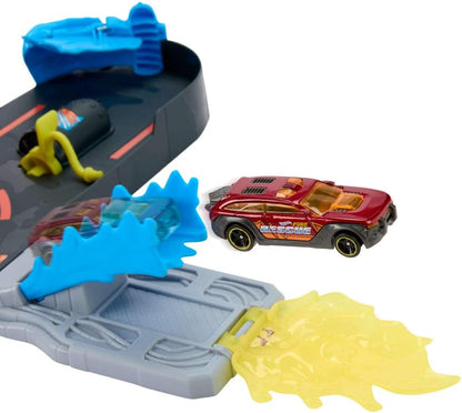 Hot Wheels Toy Car Track Set, City Super Fire Station Rescue Playset & 1:64 Scale Fire Truck, Ladder-Track Extends 16”, 4 Different Exits, Easy Storage, JHL95