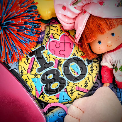 Gibsons We Love the 80s 1000 Piece Jigsaw Puzzle for Adults – Retro Nostalgia Puzzle with 80s Icons by Eduard – Colourful Vintage Design – Premium Sustainable Puzzle Made in the UK/EU