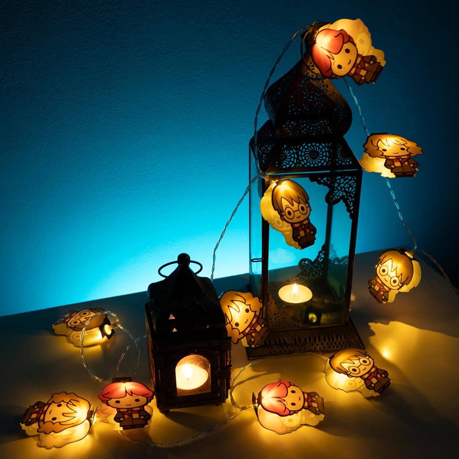 Fizz Creations Harry Potter 2D Character String Lights. Iconic Characters Harry, Ron, and Hermione. Cute Chibi Design. Warm White LEDs with a 2.5m Cord USB Powered. Officially Licensed.