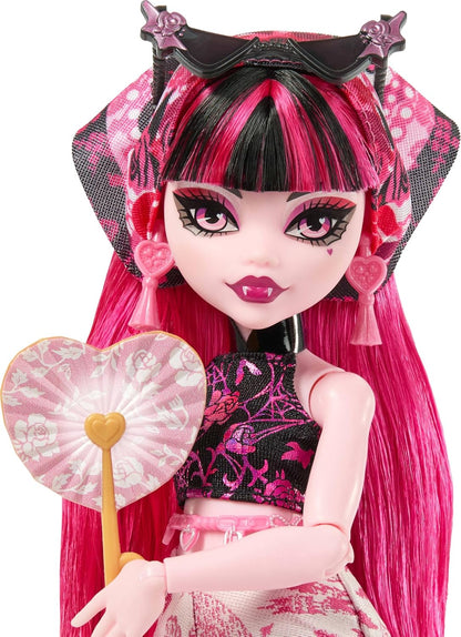 Monster High Skulltimate Secrets Draculaura Doll and Accessories Set, Destination: Gore-geous Oasis with Suitcase and 19+ Surprises like Clothes, JDR50