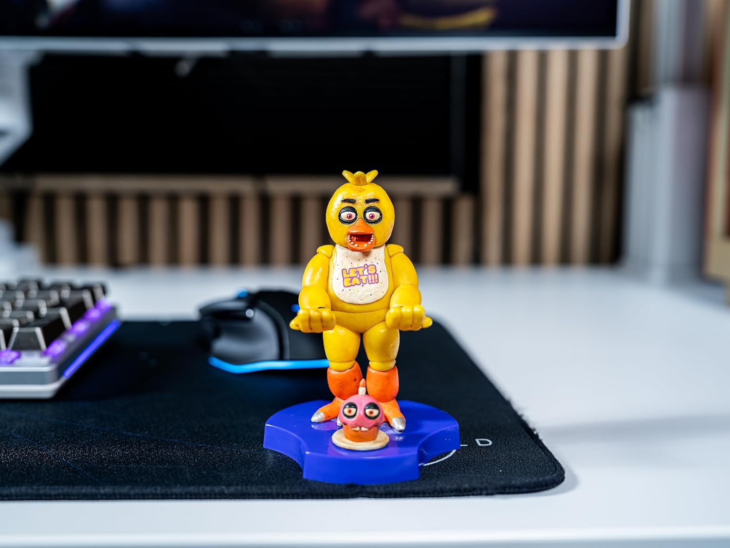 Cableguys Minis Five Nights at Freddy's Chica Phone Stand & Earbuds Holder - Novelty Phone Stand for Desk Decor and Bedside Accessories, In Ear Headphone Holder for Smartphone & Small Devices