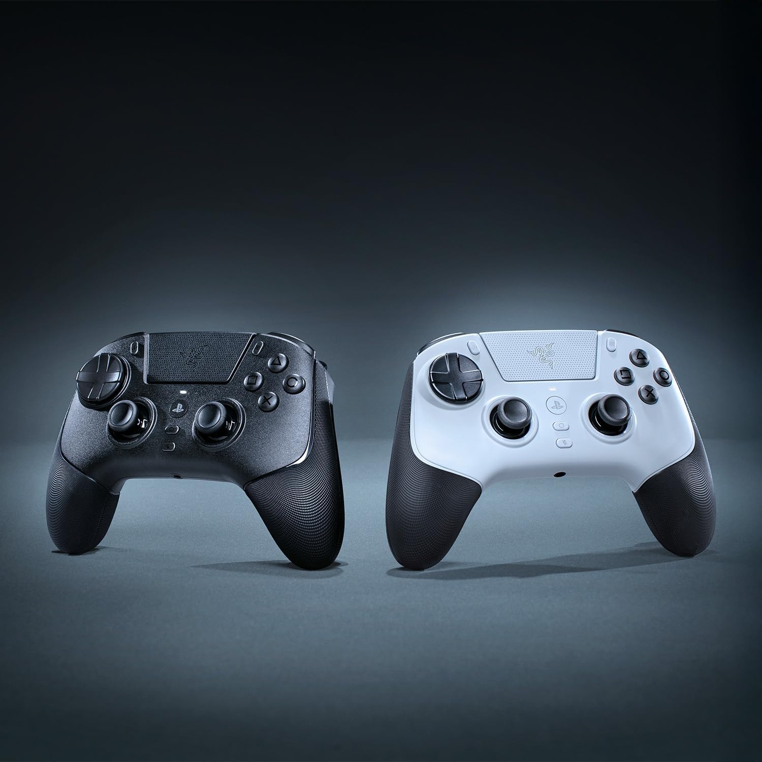 Razer Raiju V3 Pro - Draadloze e-sports controller voor PlayStation 5 en pc - 4 verwijderbare knoppen en 2 claw grip bumpers - TMR analoge sticks - Pro HyperTrigger - Mecha-Tactile knoppen | Vit